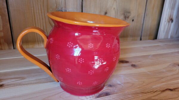 Grosser Pop-Art-Krug, rot-orange mit pinken Blümchen - Image 3